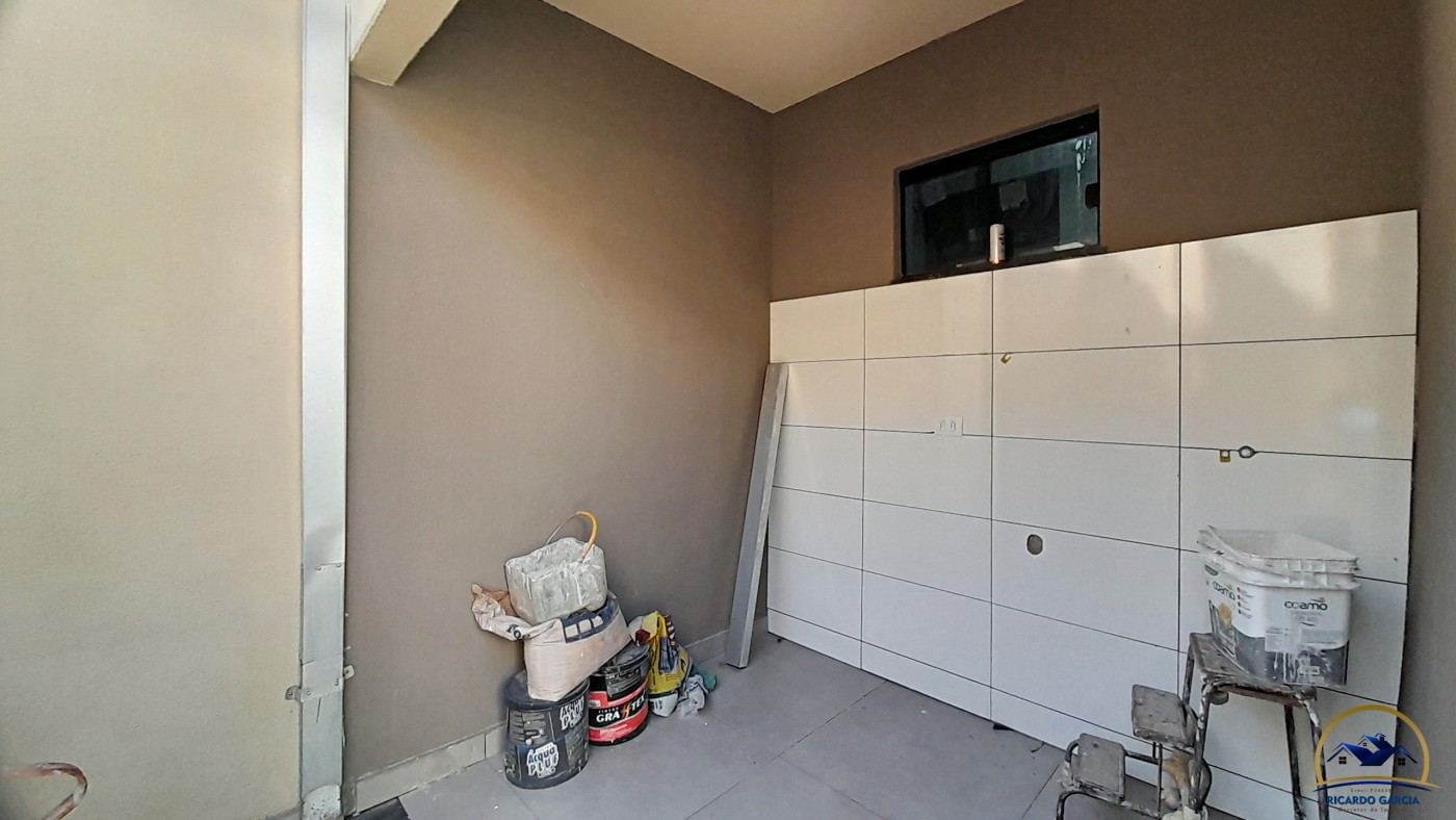 Casa à venda com 3 quartos, 1 suíte e 80m² no Coliseu, Londrina (PR) — foto 6 de 12