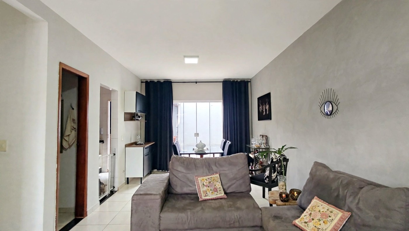 Casa à venda com 3 quartos, 1 suíte, 1 vaga e 149m² no Jardim Santiago II, Londrina (PR) — foto 4 de 21