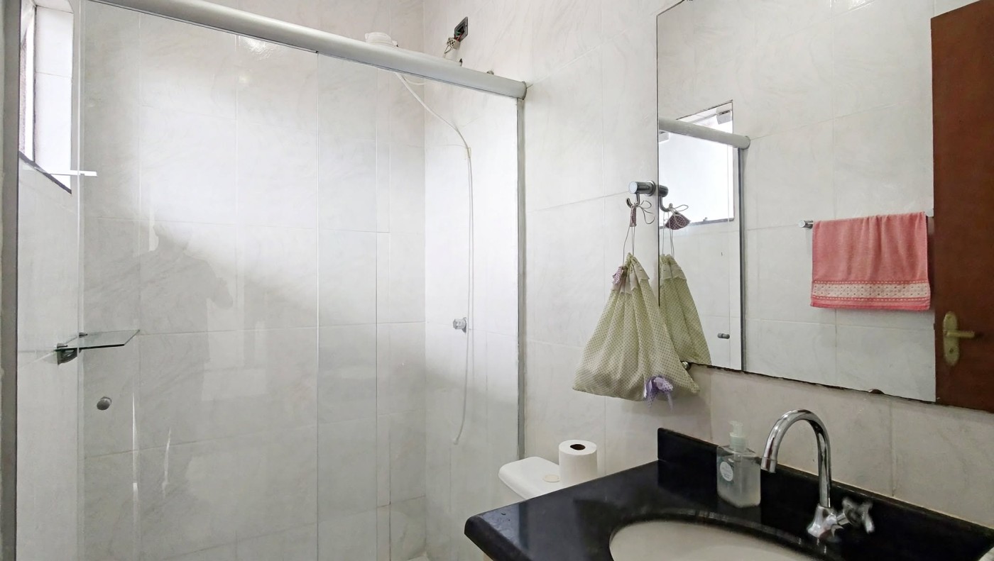 Casa à venda com 3 quartos, 1 suíte, 1 vaga e 149m² no Jardim Santiago II, Londrina (PR) — foto 18 de 21