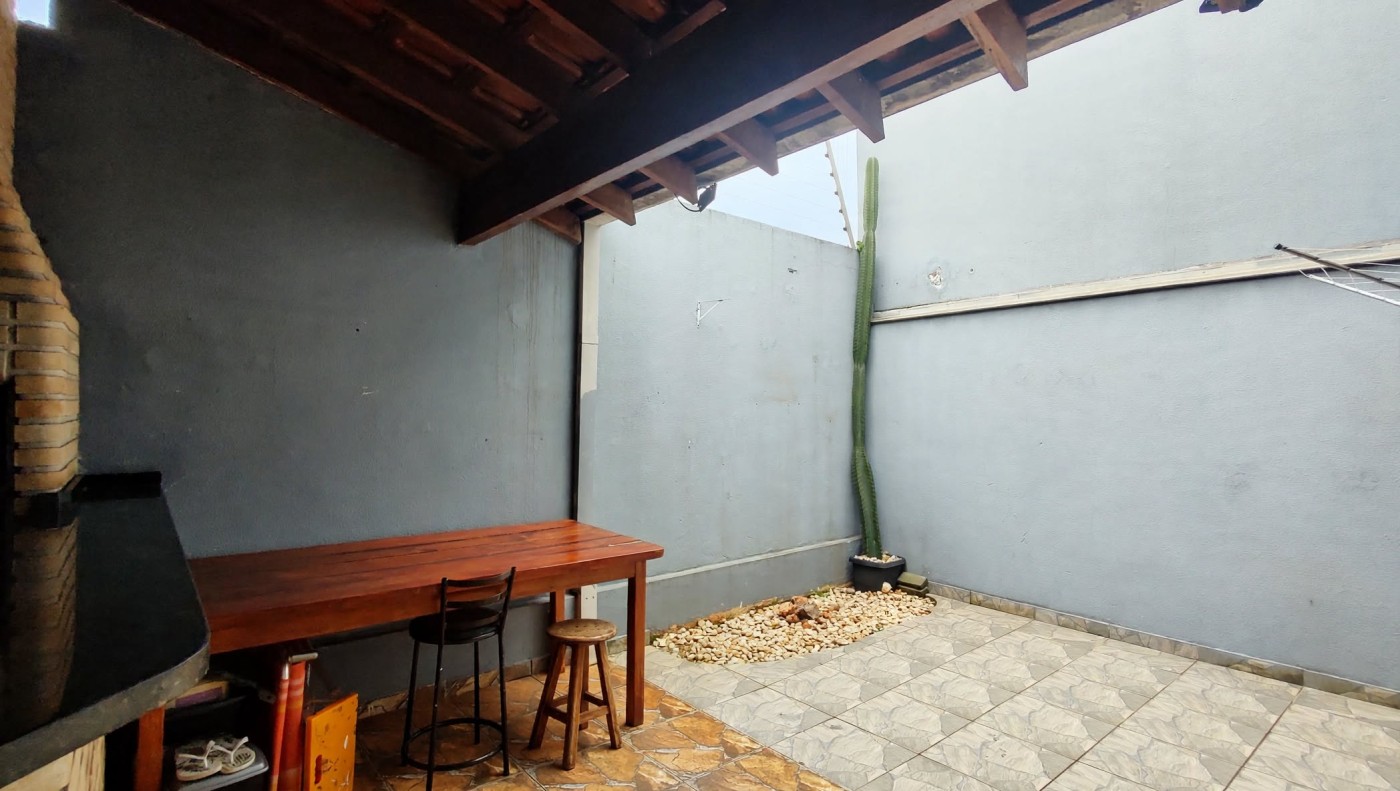 Casa à venda com 3 quartos, 1 suíte, 1 vaga e 149m² no Jardim Santiago II, Londrina (PR) — foto 9 de 21