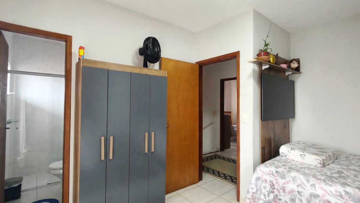 Casa à venda com 3 quartos, 1 suíte, 1 vaga e 149m² no Jardim Santiago II, Londrina (PR) — foto 16 de 21