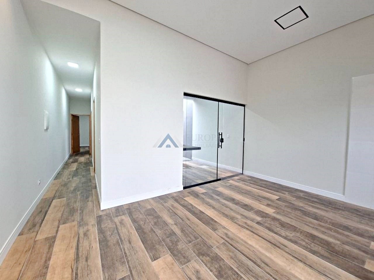 Casa à venda com 3 quartos, 1 suíte, 1 vaga e 80m² no Jardim Belle Ville, Londrina (PR) — foto 2 de 11